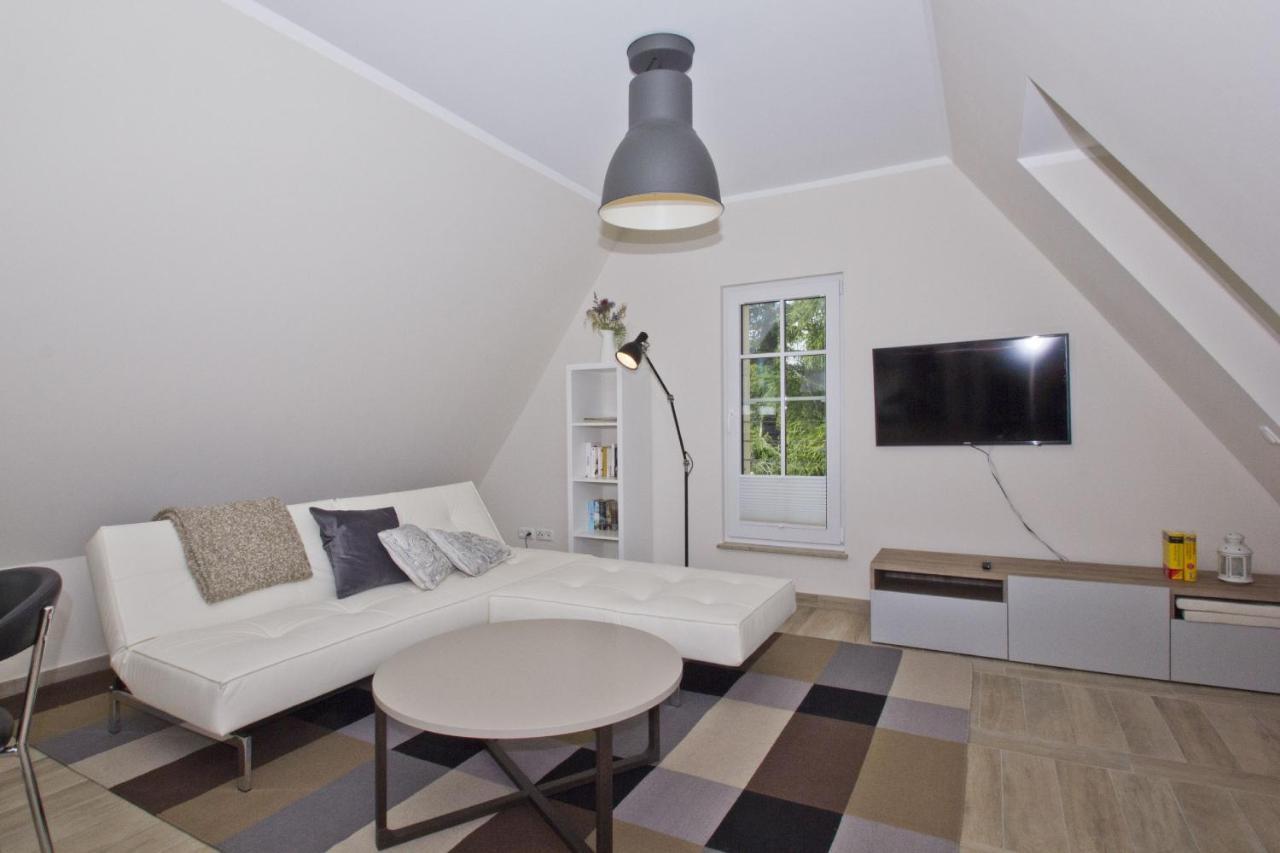 Ferienhaus Auszeit Fewo 03 - Dachterrasse, Ruhige Lage Middelhagen Bagian luar foto